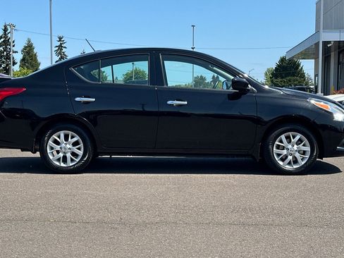 Used 2019 Nissan Versa SV w/ SV Special Edition Package FWD image 3