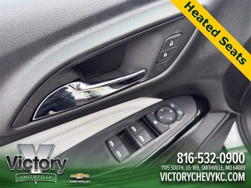 Used 2025 Chevrolet Trax LT w/ LT Convenience Package image 12