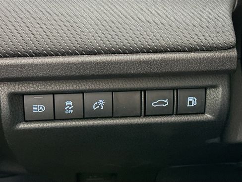 Used 2025 Toyota Camry SE image 17