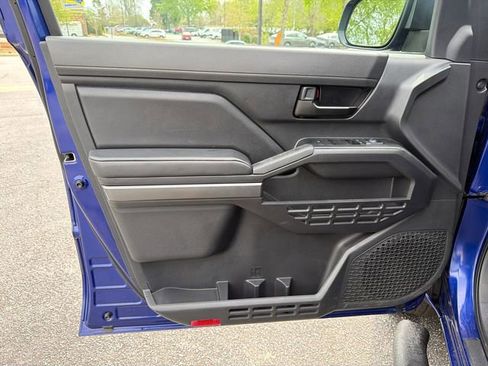 Used 2025 Toyota Tacoma SR5 image 10