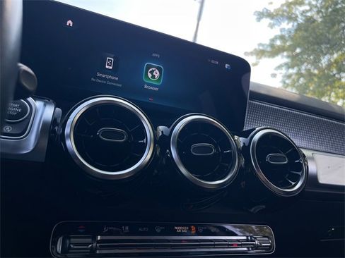 Used 2023 Mercedes-Benz GLB 250 4MATIC image 15