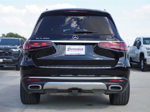 Used 2025 Mercedes-Benz GLS 450 4MATIC image 8