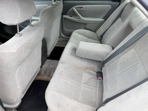 Used 2001 Toyota Camry LE FWD image 29