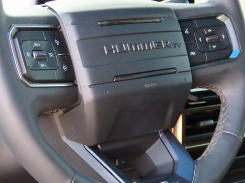 Used 2024 GMC Hummer EV 3X image 42