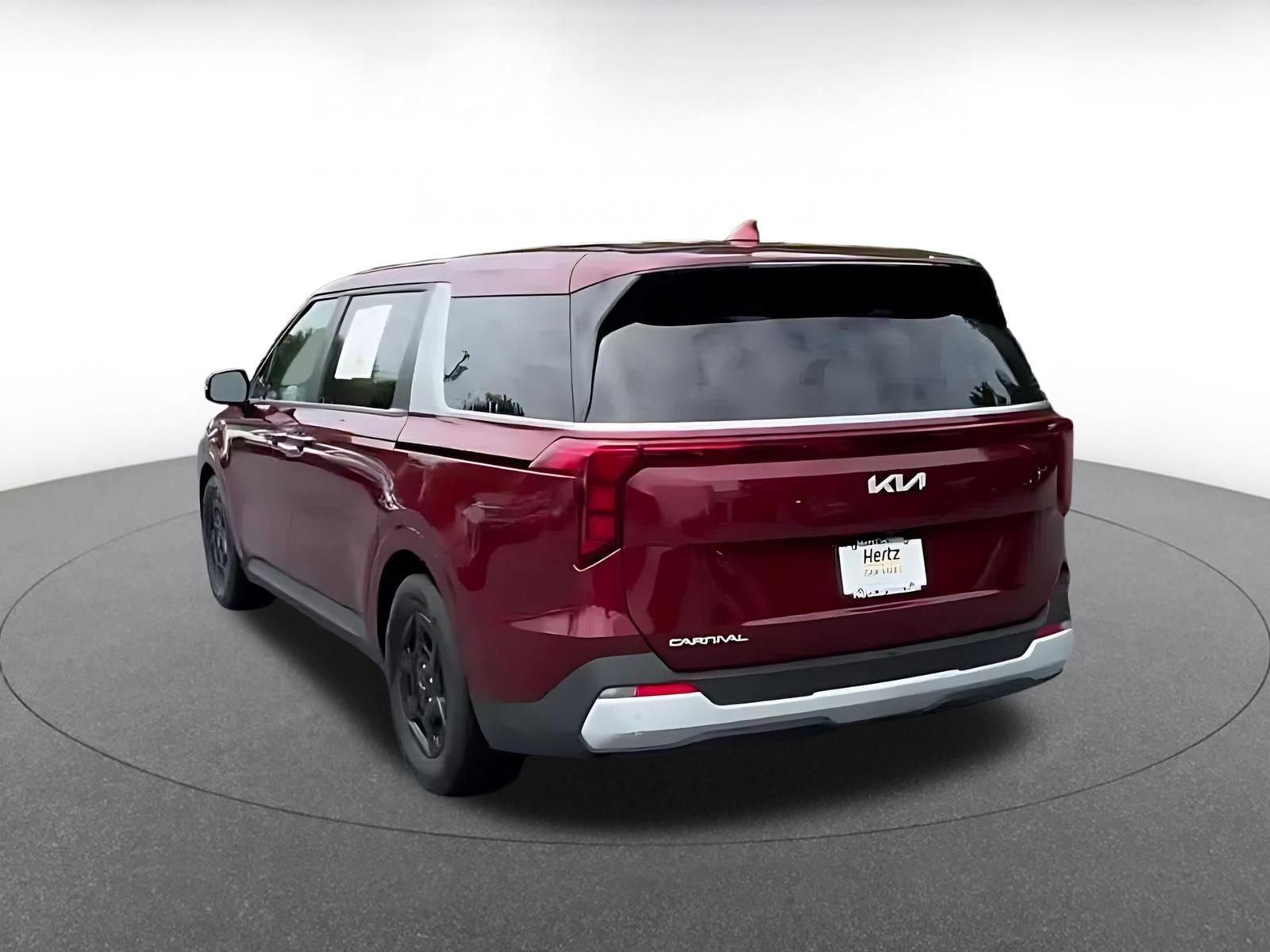 Used 2026 Kia Carnival FWD image 9