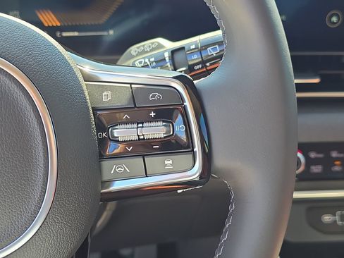 New 2026 Kia Carnival EX FWD image 31