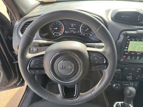 Used 2021 Jeep Renegade Latitude image 12