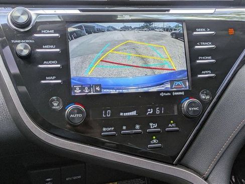 Used 2019 Toyota Camry XLE FWD image 12