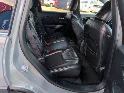 Used 2020 Jeep Cherokee Latitude Plus w/ Comfort/Convenience Group AWD/4WD image 29
