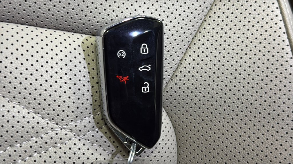 Used 2025 Volkswagen Atlas SE w/ Panoramic Sunroof Package AWD/4WD image 41