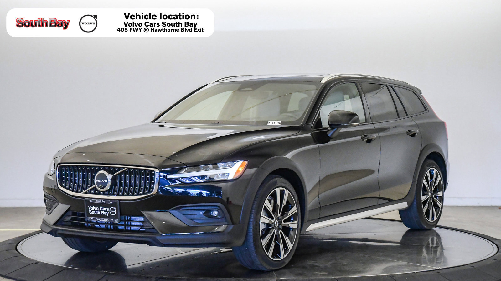 Certified 2025 Volvo V60 B5 Cross Country Ultra AWD/4WD image 1