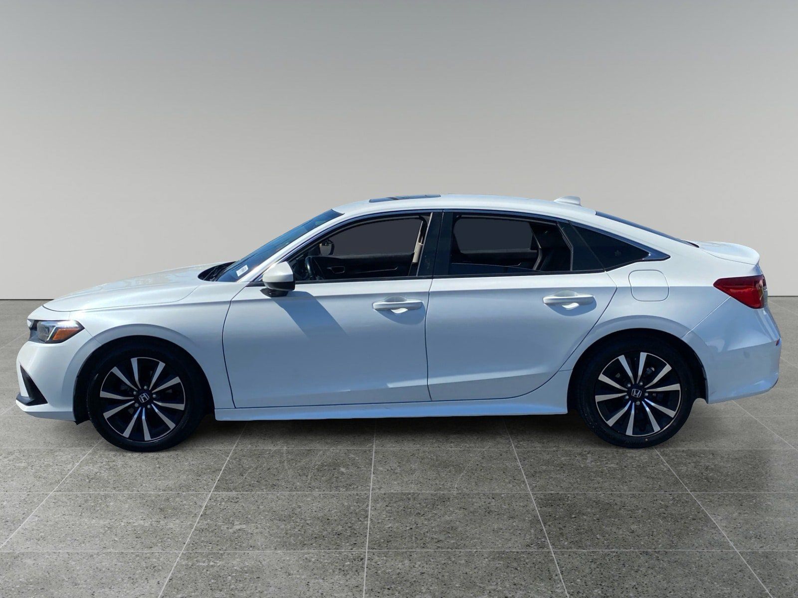 Used 2022 Honda Civic EX image 2
