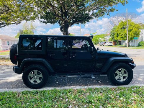 Used 2014 Jeep Wrangler Unlimited Sport w/ Connectivity Group image 6