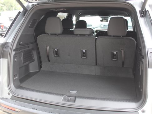 New 2027 Chevrolet Traverse LT w/ Midnight/Sport Edition AWD/4WD image 18