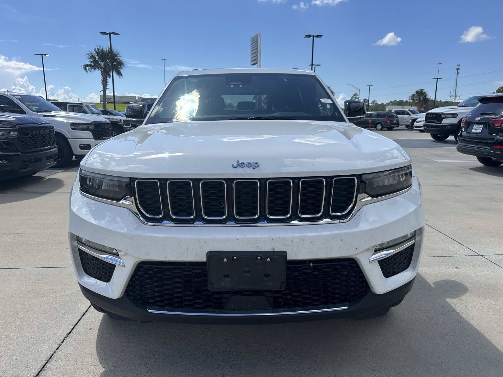 Used 2024 Jeep Grand Cherokee Limited 4xe AWD/4WD image 2