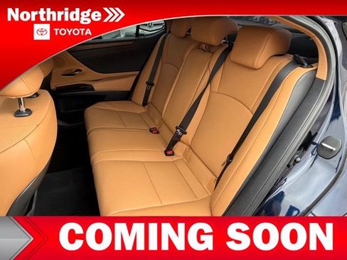 Used 2024 Lexus ES 300h w/ Premium Package FWD image 7