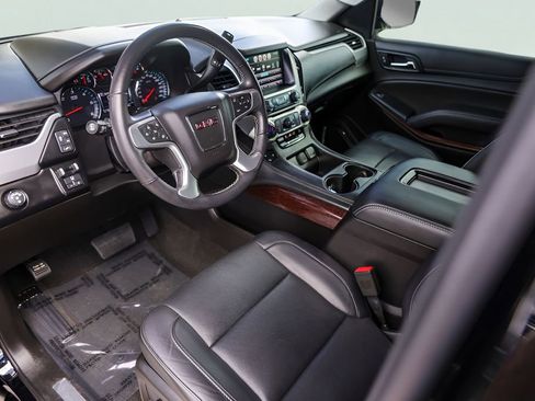 Used 2018 GMC Yukon SLT w/ HD Trailering Package RWD image 13
