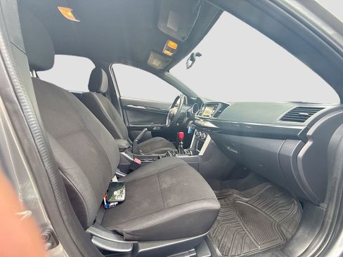 Used 2017 Mitsubishi Lancer ES FWD image 28