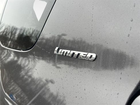 Used 2023 Toyota 4Runner Limited image 12