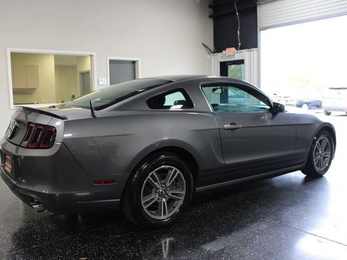 Used 2013 Ford Mustang Premium image 3