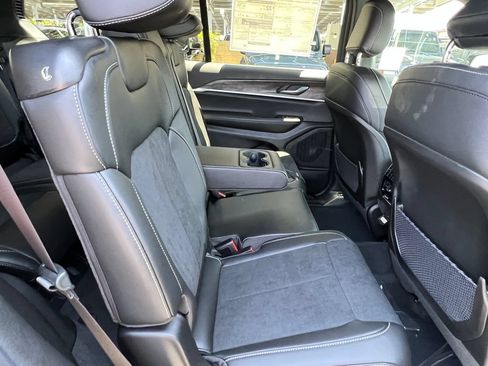 New 2026 Jeep Grand Cherokee L 4WD image 19