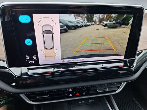 New 2026 Volkswagen Atlas SE image 15