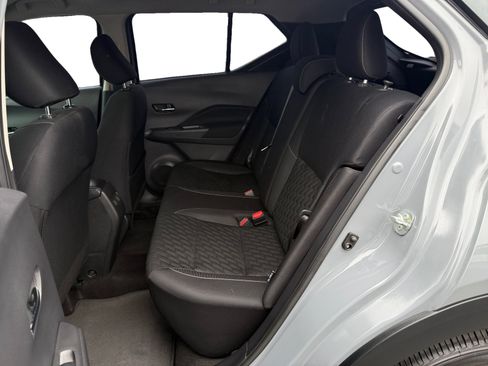 Used 2022 Nissan Kicks SV FWD image 16