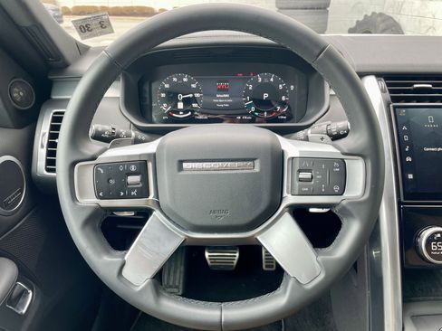 Certified 2025 Land Rover Discovery Dynamic SE AWD/4WD image 21