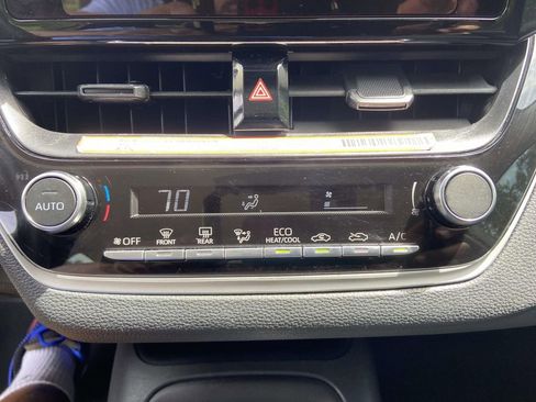 Used 2025 Toyota Corolla LE FWD image 22