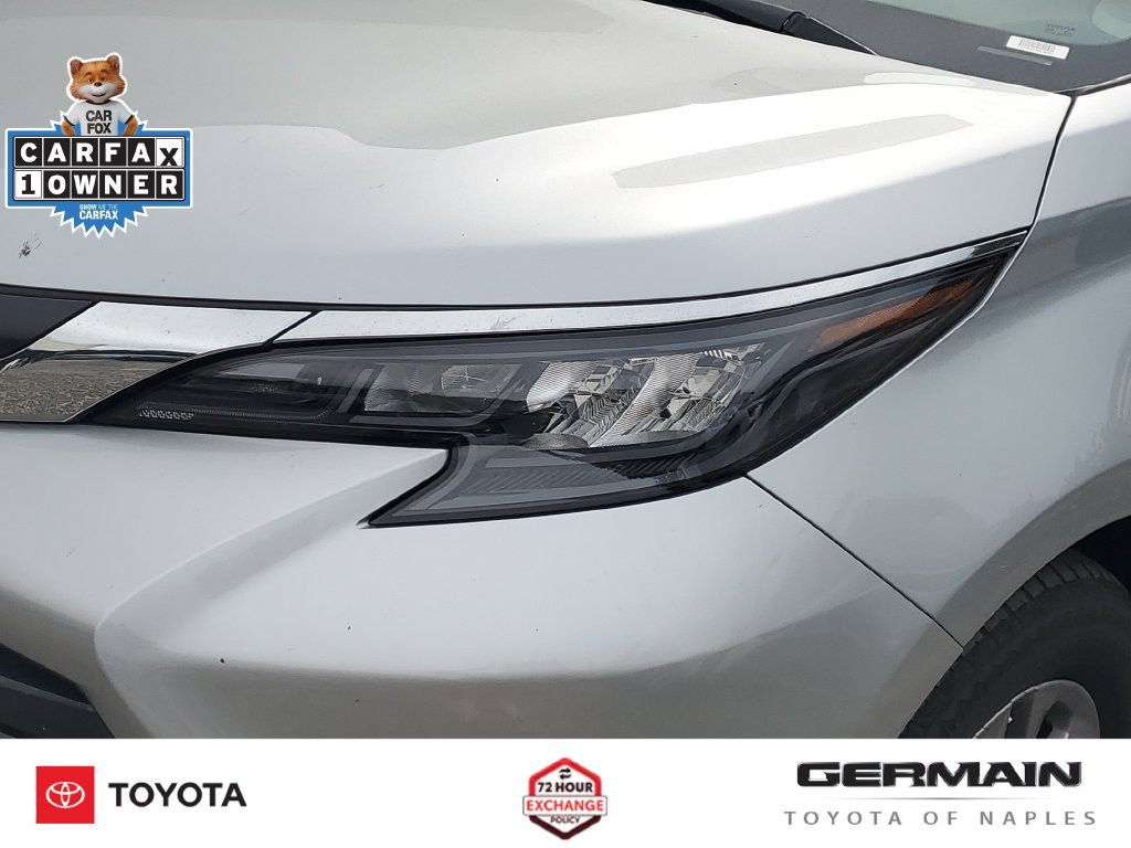 Used 2024 Toyota Sienna LE FWD image 15