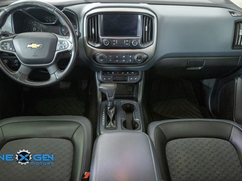 Used 2020 Chevrolet Colorado Z71 AWD/4WD image 32