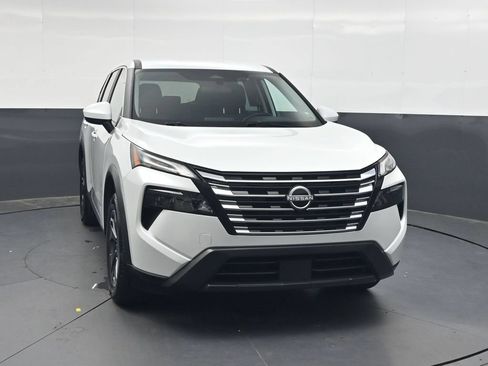 Used 2025 Nissan Rogue SV FWD image 13
