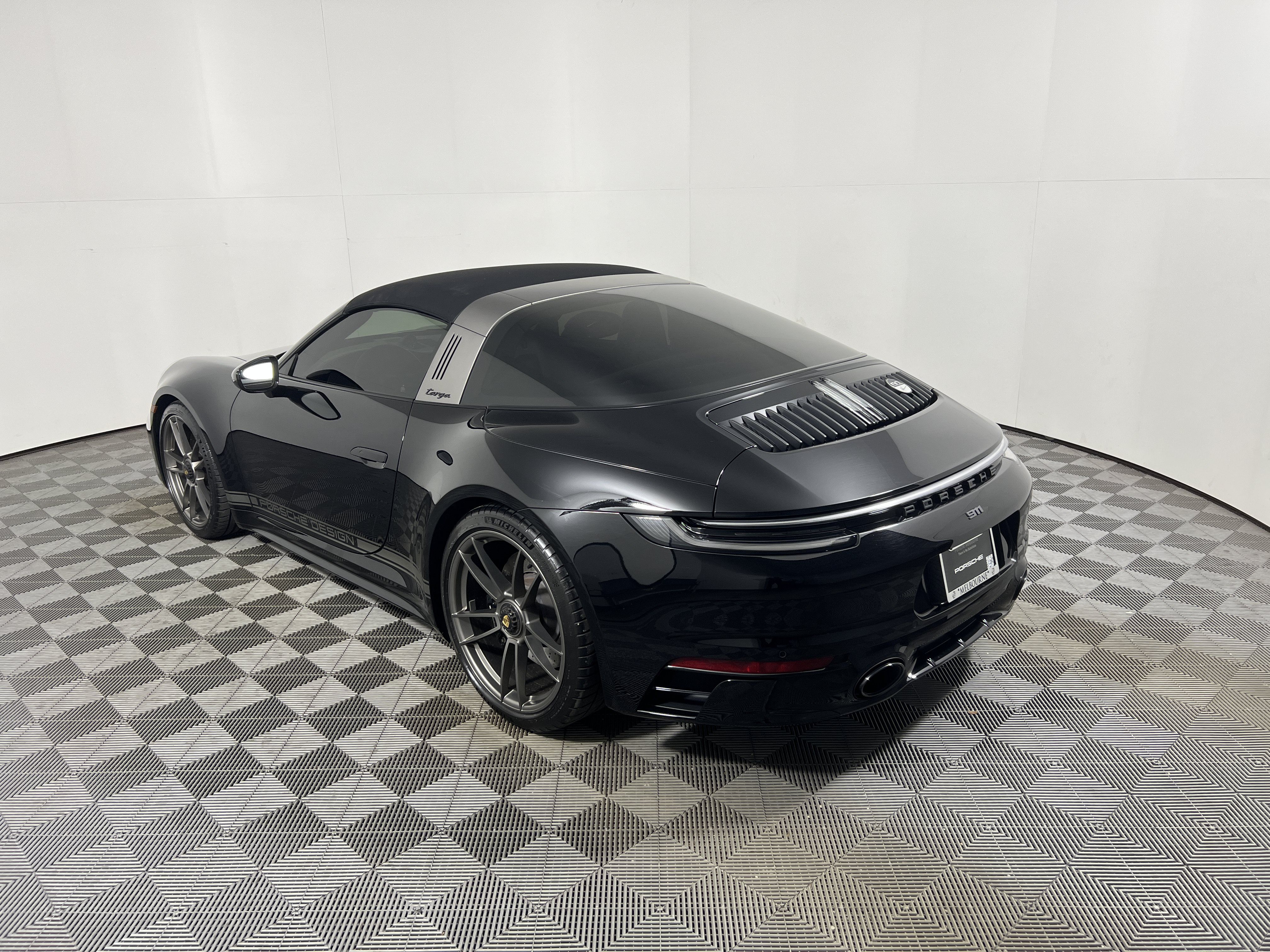 Certified 2024 Porsche 911 50th Anniversary Edition AWD/4WD image 3
