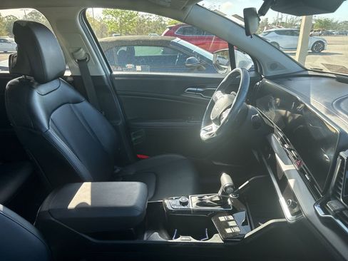 Used 2023 Kia Sportage EX image 14