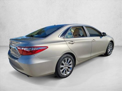 Used 2016 Toyota Camry XLE image 5