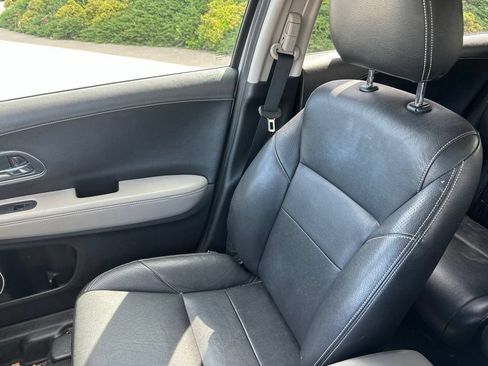 Used 2017 Honda HR-V EX image 18