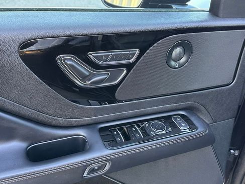 Used 2023 Lincoln Aviator Reserve w/ Equipment Group 201A image 17