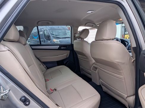 Used 2017 Subaru Outback 2.5i Premium image 17