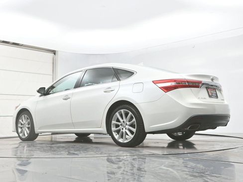 Used 2014 Toyota Avalon Limited FWD image 30