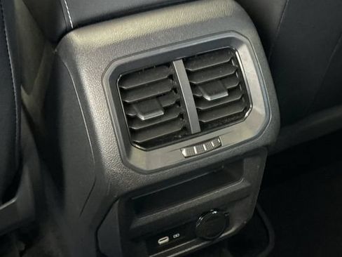 Used 2023 Volkswagen Tiguan SE FWD image 14