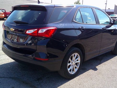 Used 2020 Chevrolet Equinox LS w/ LPO, Floor Liner Package FWD image 5