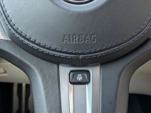 Used 2018 BMW 530e xDrive image 18