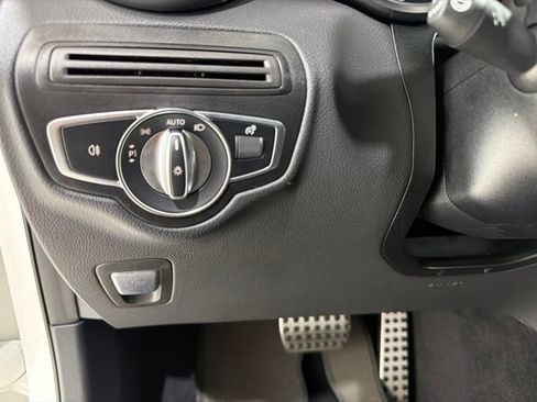 Used 2022 Mercedes-Benz GLC 300 4MATIC image 12