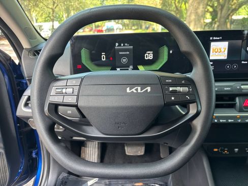 Used 2025 Kia K4 FWD image 27