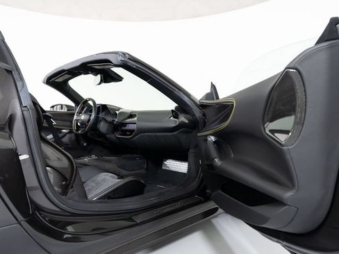 Used 2022 Ferrari SF90 Spider AWD/4WD image 40