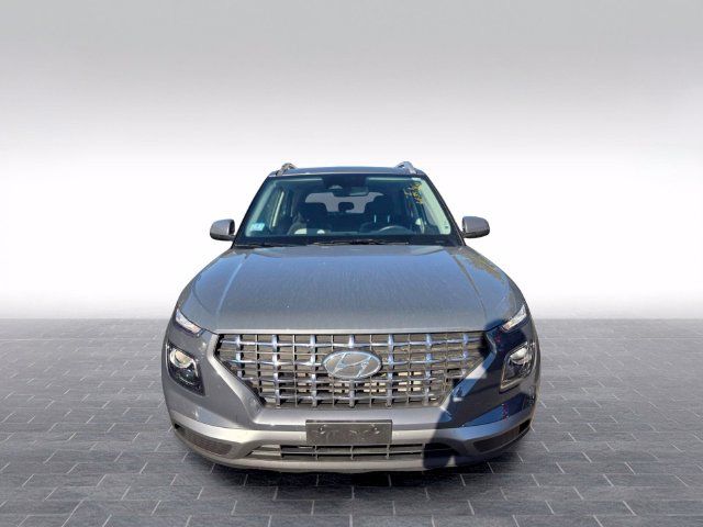 Used 2025 Hyundai Venue SEL FWD image 2