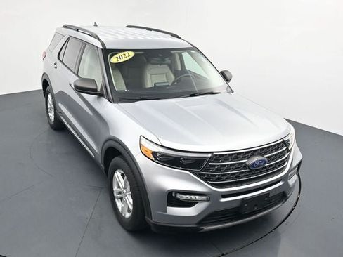 Certified 2022 Ford Explorer XLT w/ Equipment Group 202A AWD/4WD image 29