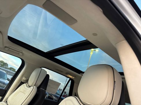 Certified 2024 Lincoln Navigator Black Label image 25