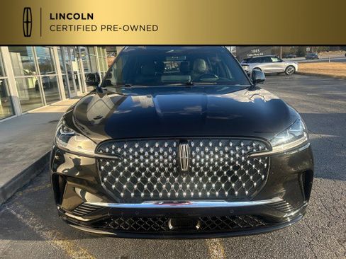 Certified 2025 Lincoln Aviator Black Label image 9