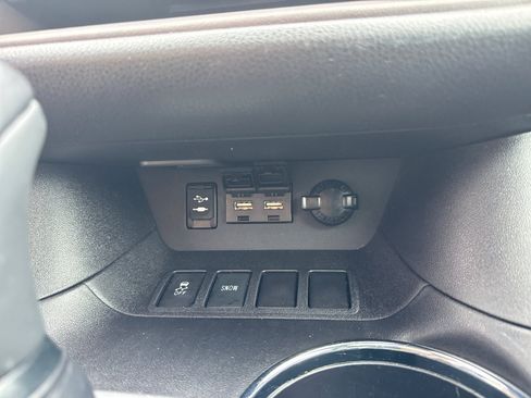 Used 2019 Toyota Highlander Limited FWD image 22